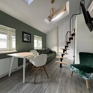 Forest Nook Main Square Loft Apartment